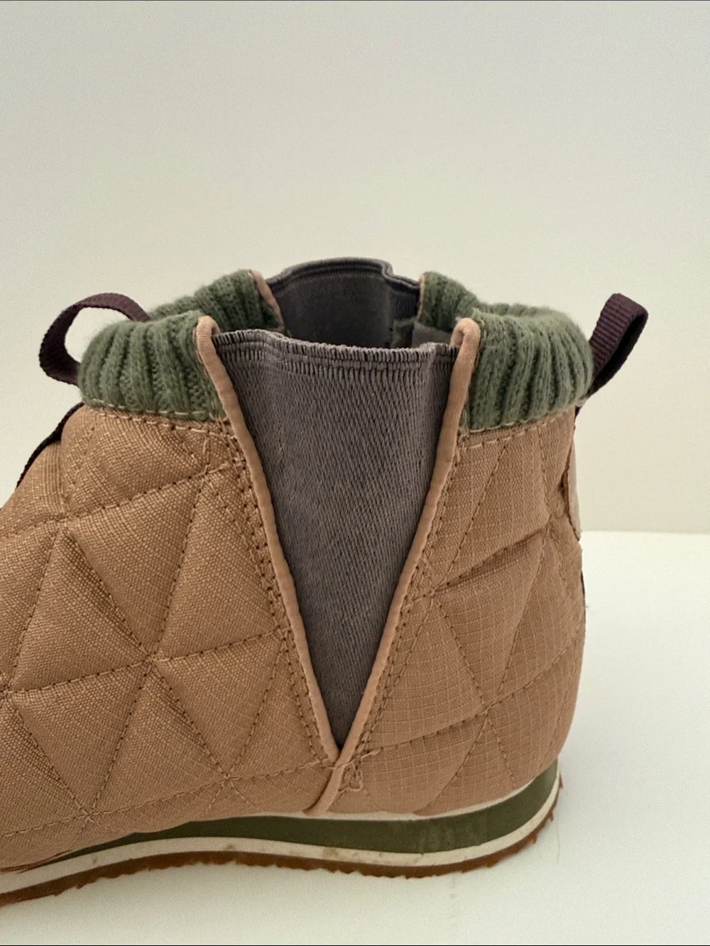 Teva Ember Commute WP Women’s 8 Waterproof Quilted Ankle Boots Tan